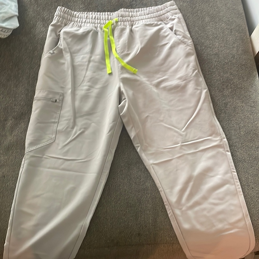 Figs scrub pants high waisted